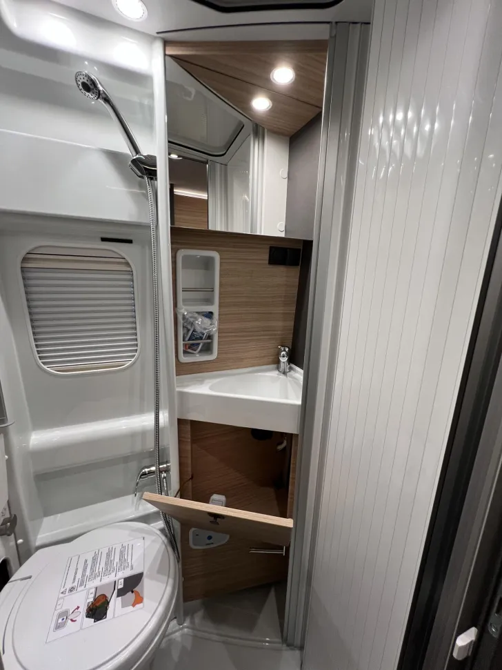 Fahrzeugbild Malibu Van charming GT skyview 640 LE Fiat (757) #31