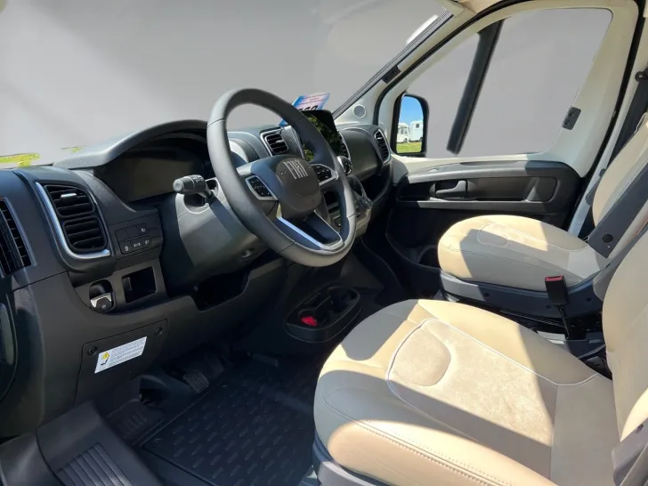Fahrzeugbild Malibu Van first class - two rooms GT skyview 640 LE RB Fiat (768) #10
