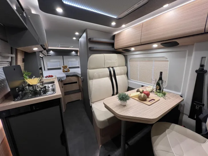 Fahrzeugbild Malibu Van first class - two rooms GT skyview 640 LE RB Fiat (768) #17