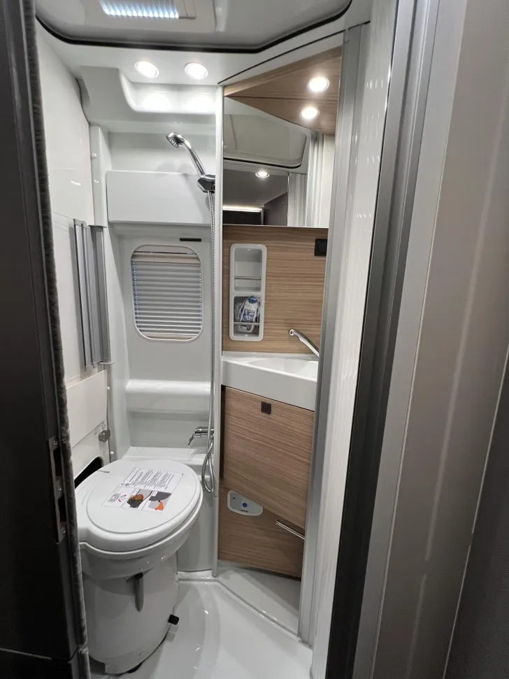 Fahrzeugbild Malibu Van first class - two rooms GT skyview 640 LE RB Fiat (768) #34