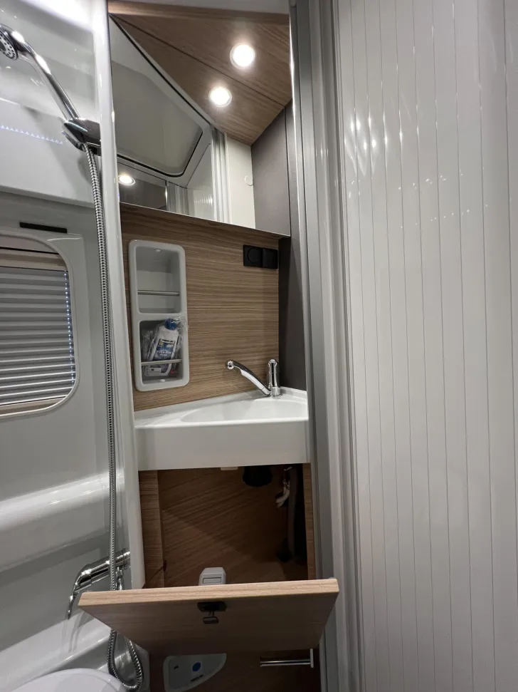 Fahrzeugbild Malibu Van first class - two rooms GT skyview 640 LE RB Fiat (768) #35