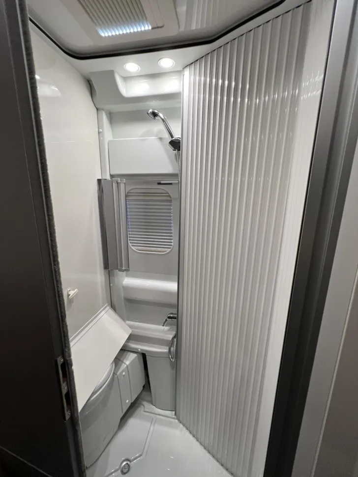 Fahrzeugbild Malibu Van first class - two rooms GT skyview 640 LE RB Fiat (768) #36
