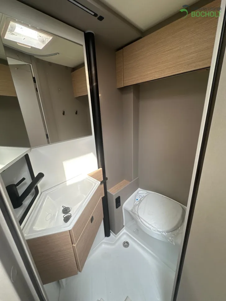Fahrzeugbild Bürstner Campeo TD 676 Etagenbetten / AHK / WIFI #14