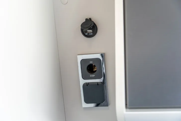 Fahrzeugbild Ahorn Camp Van 550 *Außendusche*Markise*Kamera #18
