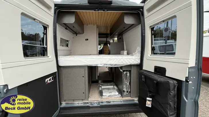 Fahrzeugbild Hymer Camper Van Redwood 601 Explorer Markteinführung #8