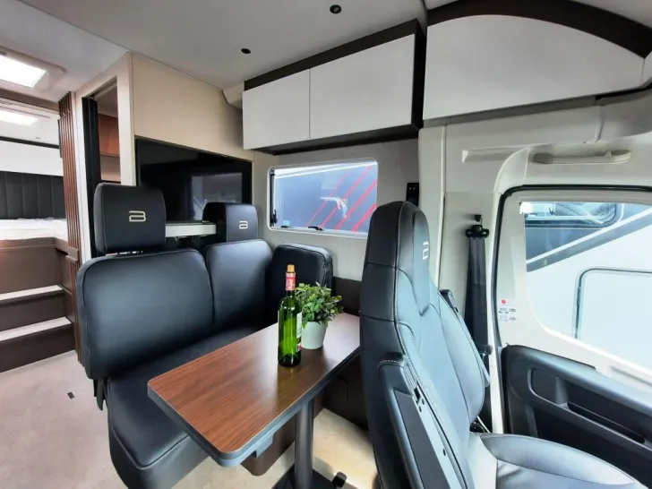 Fahrzeugbild Bürstner Signature SFT 7.1 Verfüg./Sparen Sie 11.356,- € #6