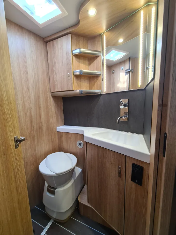 Fahrzeugbild Knaus Sky Ti PLATINUM SELECTION 700 MEG *Care-Drive* #29