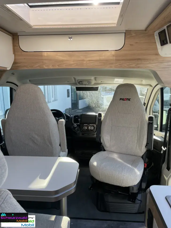 Fahrzeugbild Pilote V630J AHK*SOLAR*SAFETY uvm. #4