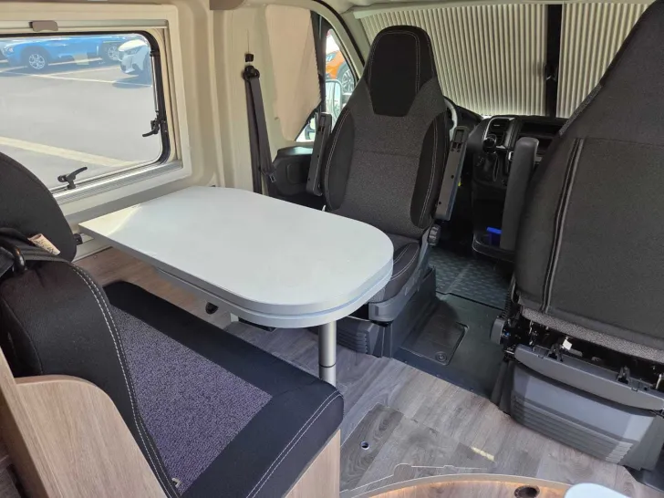 Fahrzeugbild Carado Camper Van CV 600 pro AT9G+Ausstelldach+Kamera #23