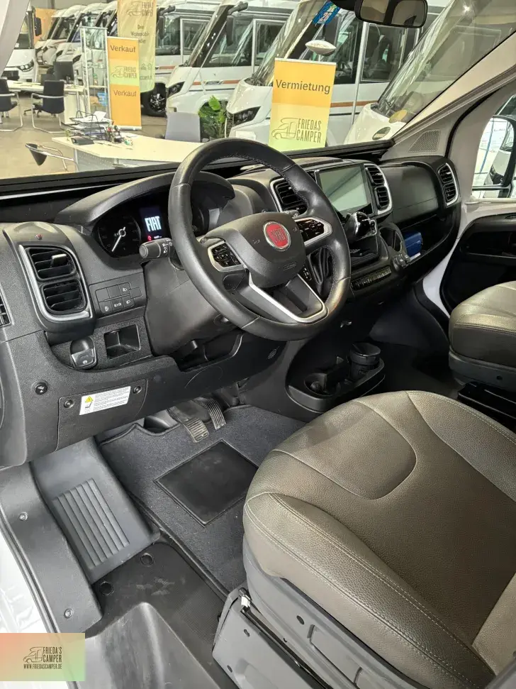 Fahrzeugbild Wingamm Oasi 610 GL Carbon, Solar, Thitronik, Aquatec #7