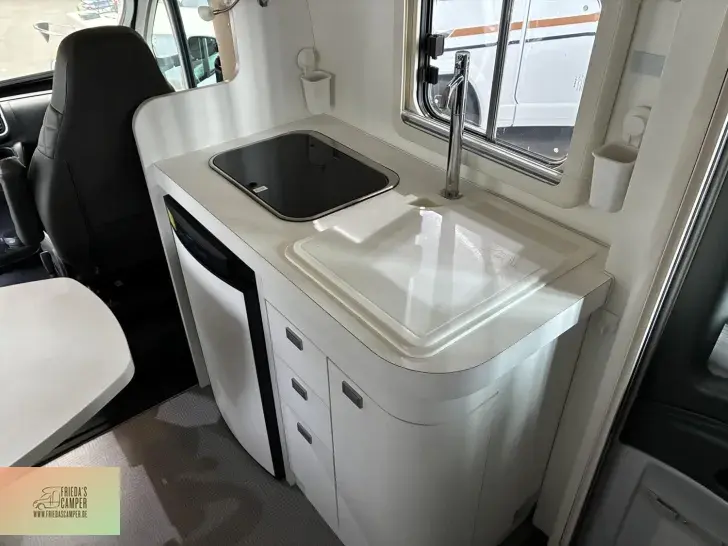Fahrzeugbild Wingamm Oasi 610 GL Carbon, Solar, Thitronik, Aquatec #9
