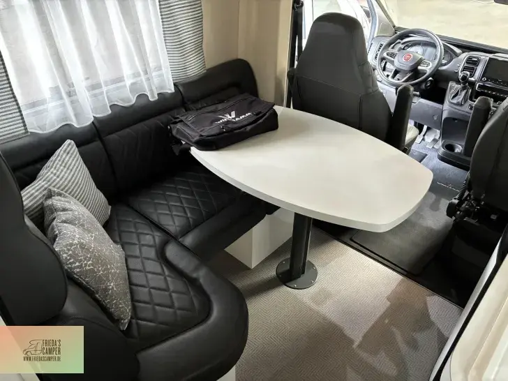 Fahrzeugbild Wingamm Oasi 610 GL Carbon, Solar, Thitronik, Aquatec #10