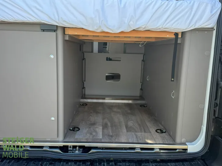 Fahrzeugbild LMC INNOVAN FORD 590*SOLAR*AHK *AUT*NEW Ford #8