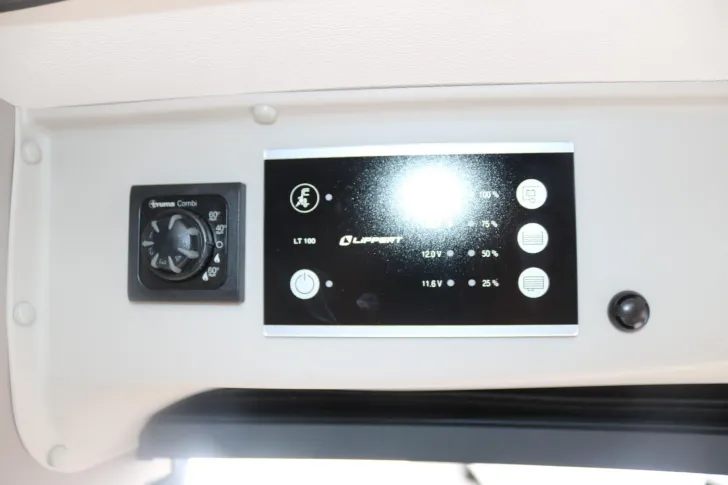 Fahrzeugbild Carado Camper Van CVE 600 19"TV+Combi4+RFK+MFL+LM #10