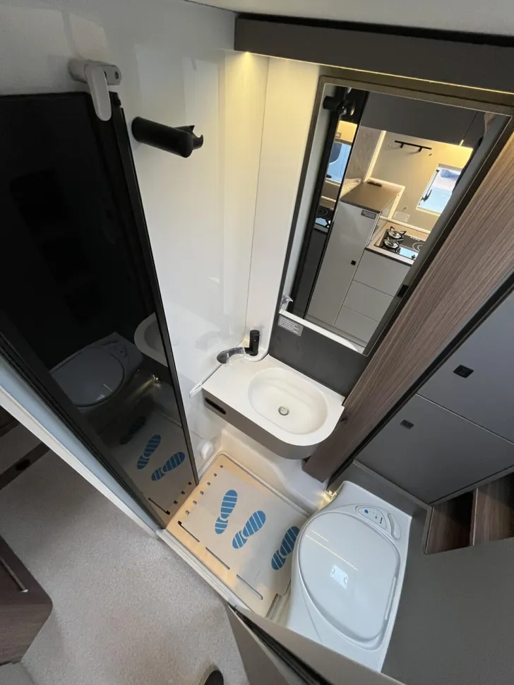 Fahrzeugbild LMC Cruiser 740 EL #12