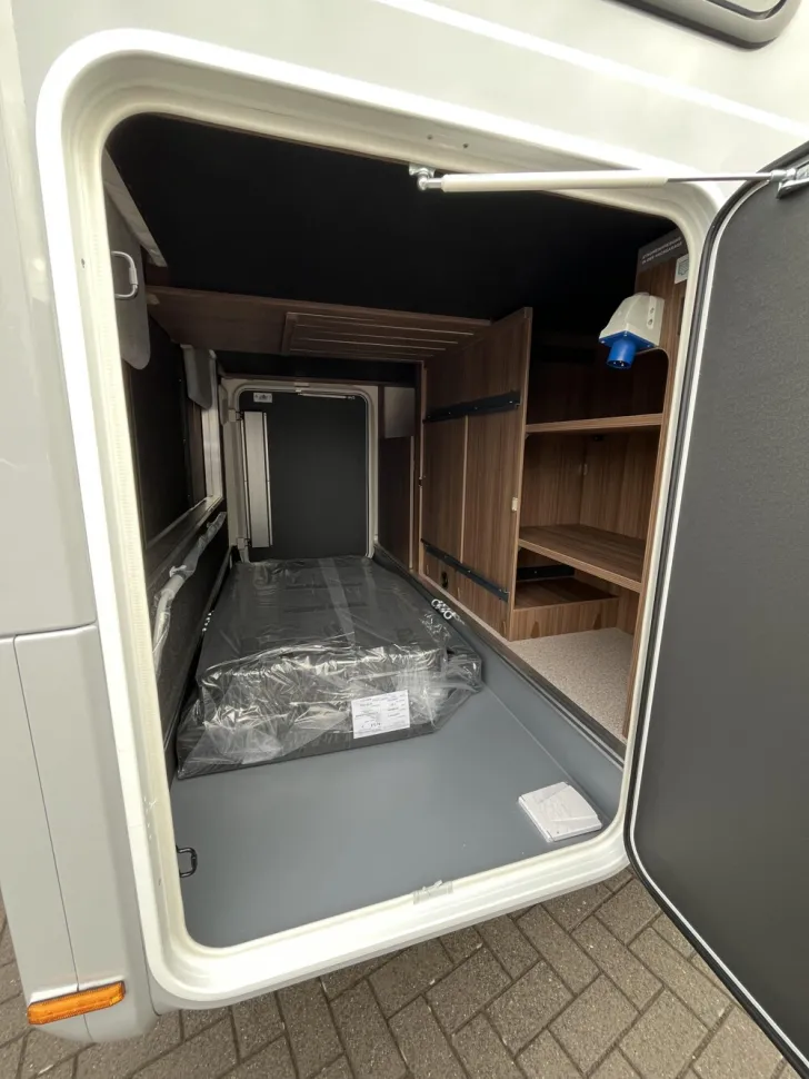 Fahrzeugbild LMC Cruiser 740 EL #14