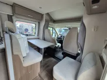 Fahrzeugbild Carado T328  *Bettumbau*Hubbett*Automatik* #9