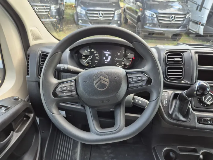 Fahrzeugbild Carado T328  *Bettumbau*Hubbett*Automatik* #12