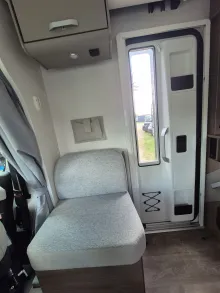 Fahrzeugbild Carado T328  *Bettumbau*Hubbett*Automatik* #19