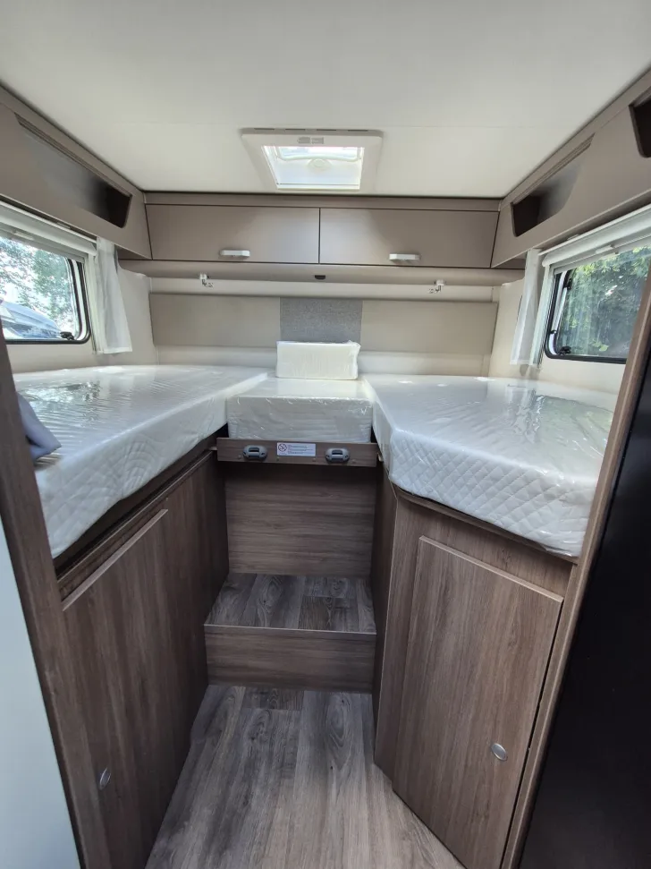 Fahrzeugbild Carado T328  *Bettumbau*Hubbett*Automatik* #26