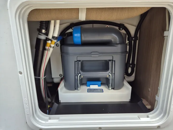 Fahrzeugbild Carado T328  *Bettumbau*Hubbett*Automatik* #36