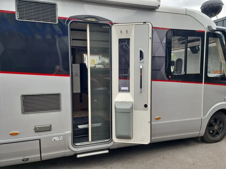 Fahrzeugbild Hymer B-Klasse ML I 880 el.Hubstützen,Leder,Autarkie #23