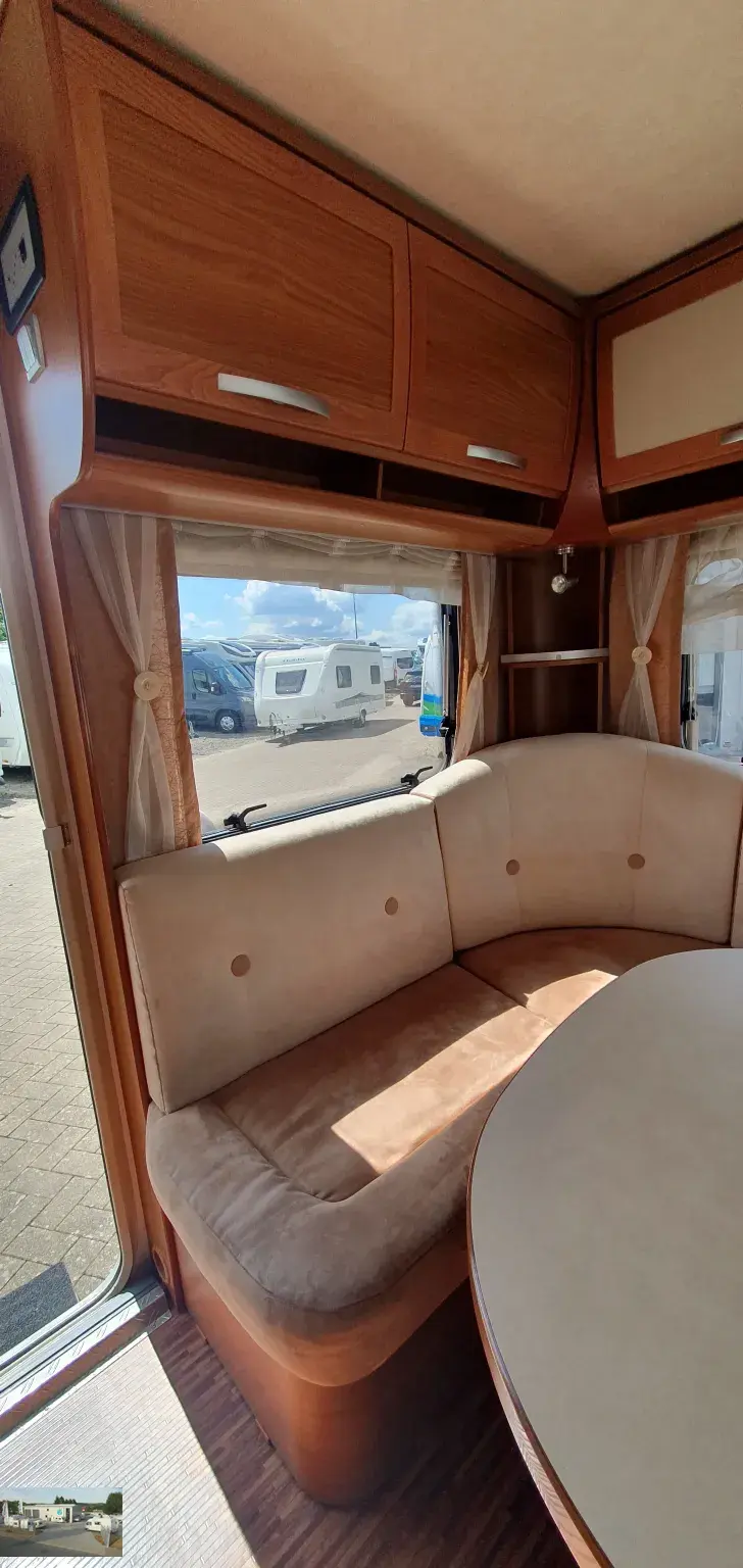 Fahrzeugbild Hymer Eriba Nova SL 530 Nr. 49 - Einzelb., RSG #9