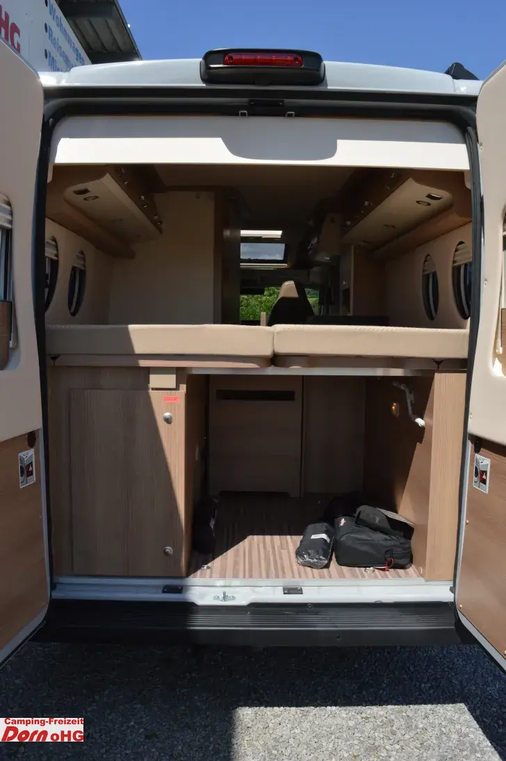 Fahrzeugbild Malibu Van First Class - Two Rooms 640 LE RB #6