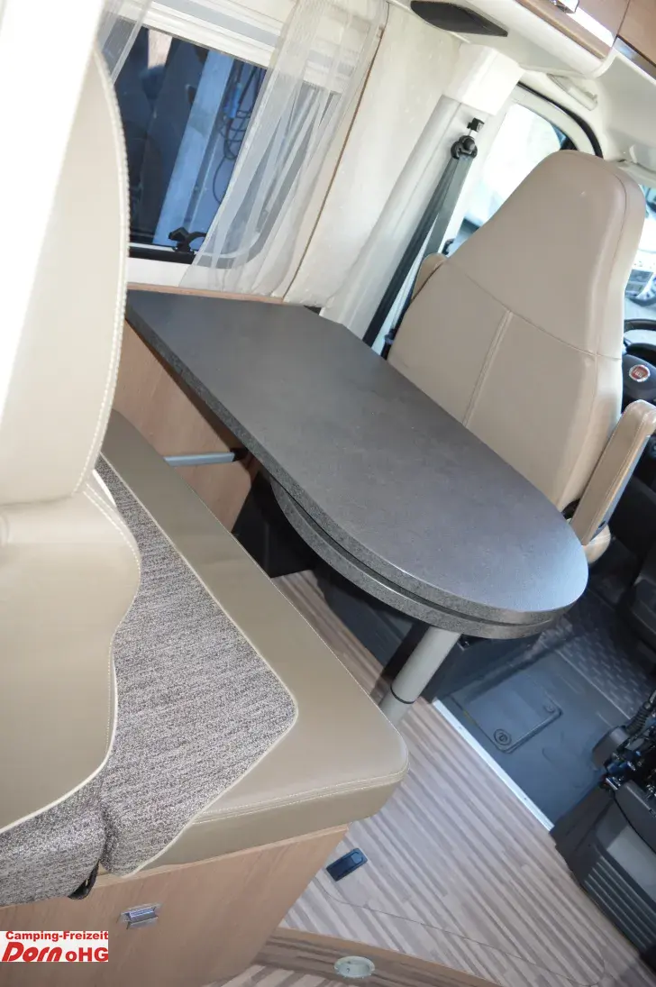 Fahrzeugbild Malibu Van First Class - Two Rooms 640 LE RB #15