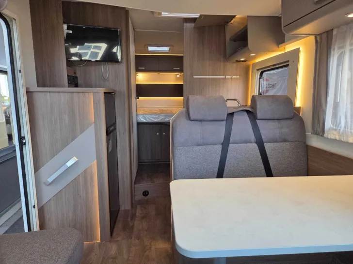 Fahrzeugbild Carado T 449 ED+NSW+Hubbett+gr. Kühlschrank #9