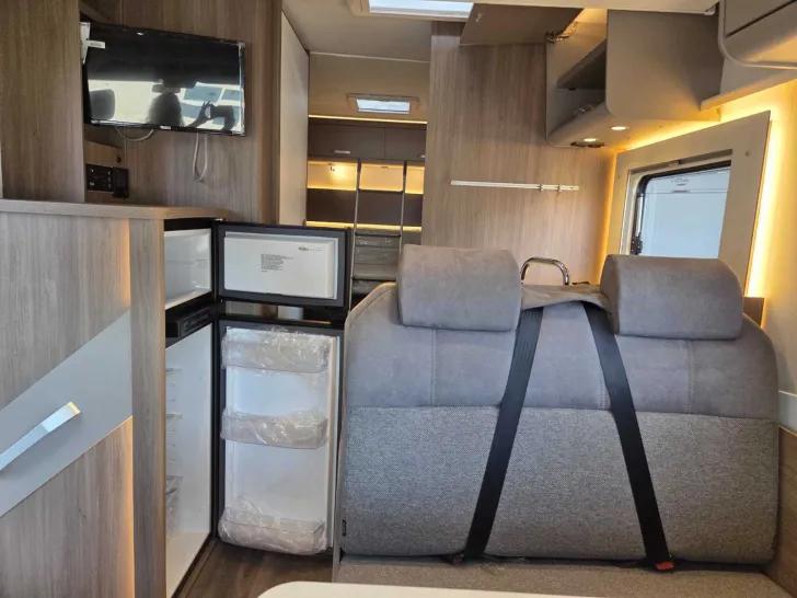 Fahrzeugbild Carado T 449 ED+NSW+Hubbett+gr. Kühlschrank #14