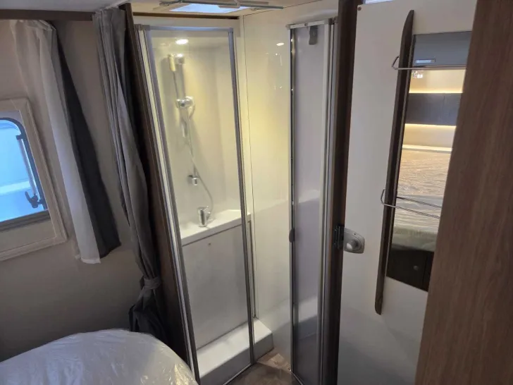 Fahrzeugbild Carado T 449 ED+NSW+Hubbett+gr. Kühlschrank #18
