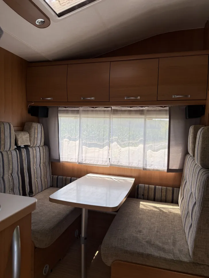 Fahrzeugbild LMC Breezer A 664 G #6