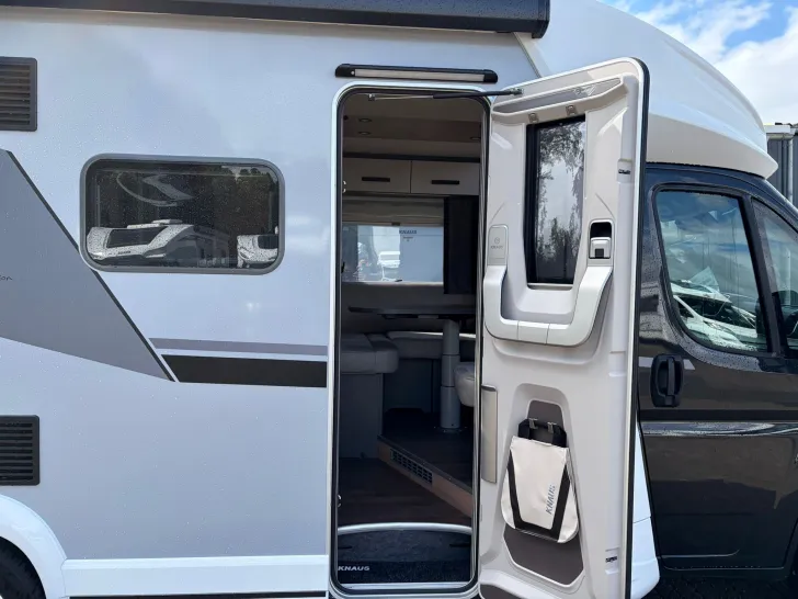 Fahrzeugbild Knaus L!VE WAVE 650 MEG BLACK SEL. MJ2026 #15