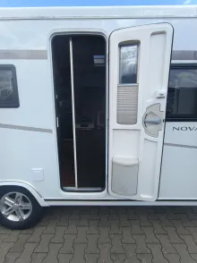 Fahrzeugbild Hymer Eriba Eriba Nova SL 485 Mover, HEOS Zusatzschloss #11