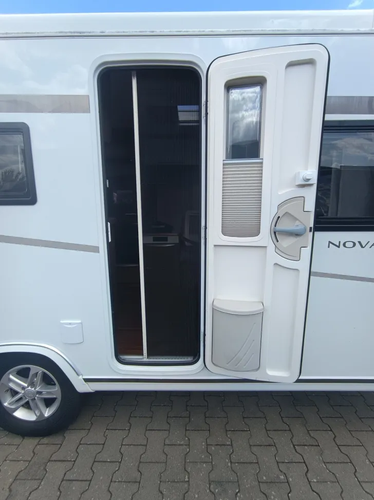 Fahrzeugbild Hymer Eriba Eriba Nova SL 485 Mover, HEOS Zusatzschloss #11