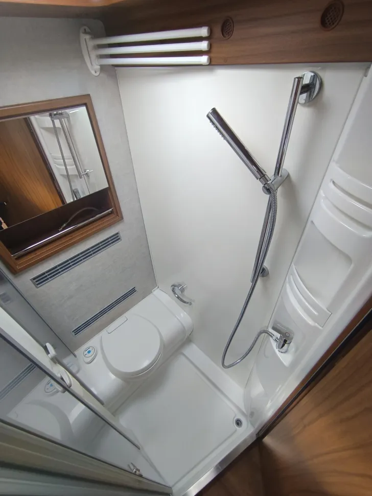Fahrzeugbild Hymer Eriba Eriba Nova SL 485 Mover, HEOS Zusatzschloss #32