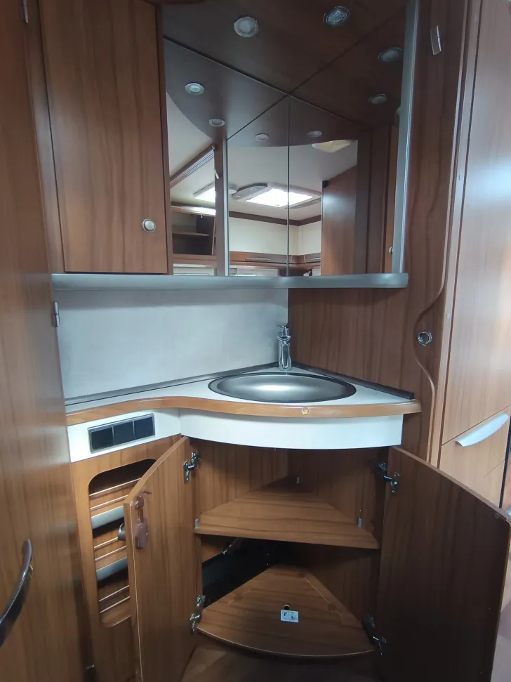 Fahrzeugbild Hymer Eriba Eriba Nova SL 485 Mover, HEOS Zusatzschloss #34