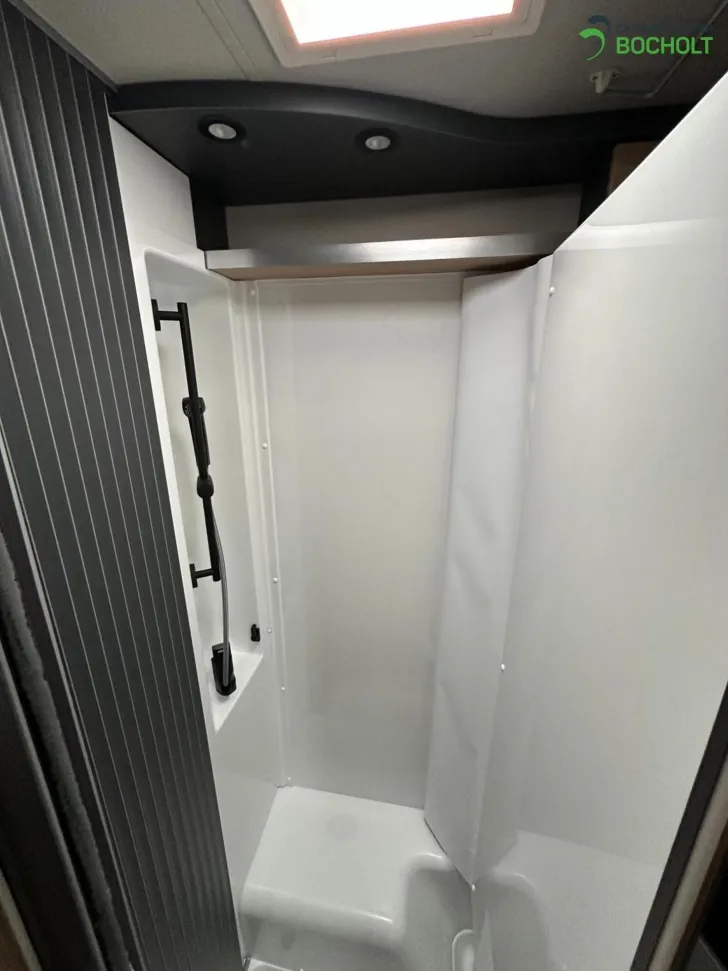 Fahrzeugbild Knaus LIVE WAVE 650 MEG PLATINUM SELECTION Adaptiver Tempomat / Lithium / Markise #9