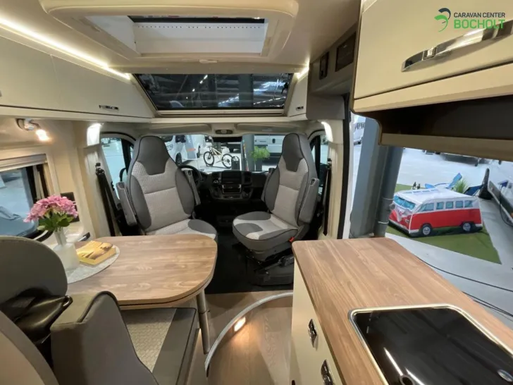 Fahrzeugbild Hobby Vantana De Luxe K60 FT Ehem. Mietwagen #10