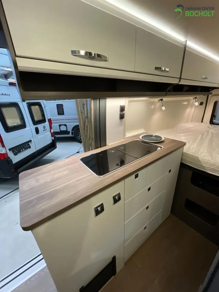 Fahrzeugbild Hobby Vantana De Luxe K60 FT Ehem. Mietwagen #11