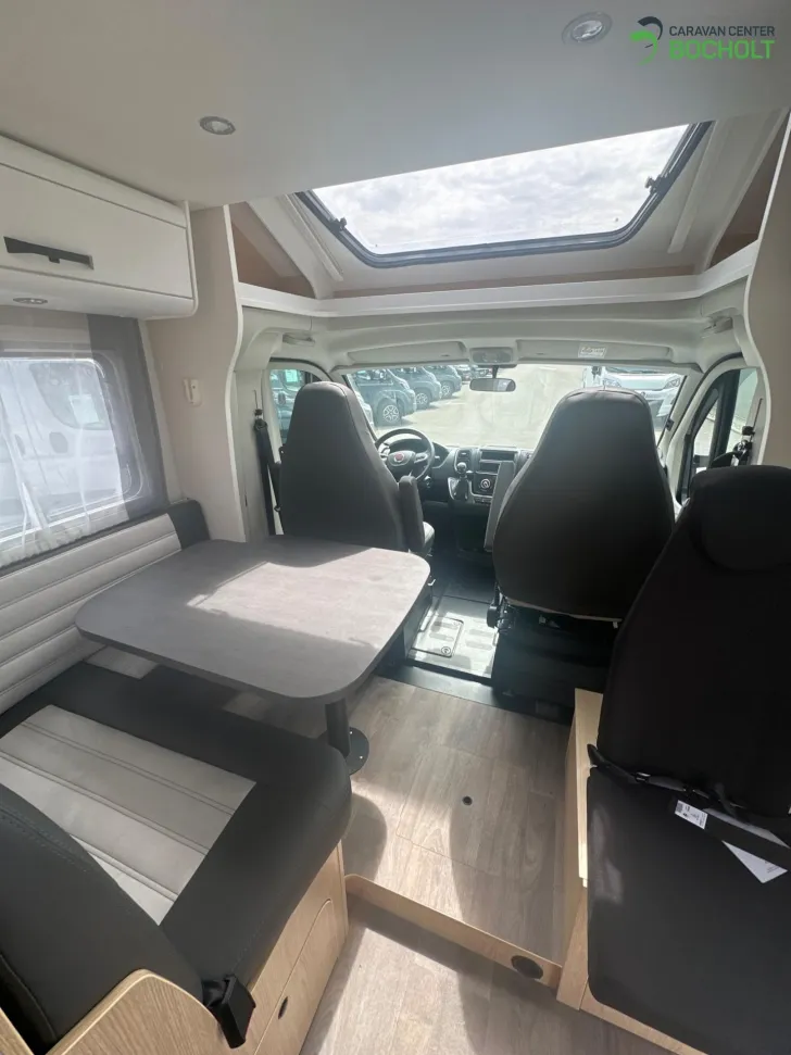 Fahrzeugbild Sunlight T 68 Adventure Edition 5 Gurtplätze / Tageszulassung #11