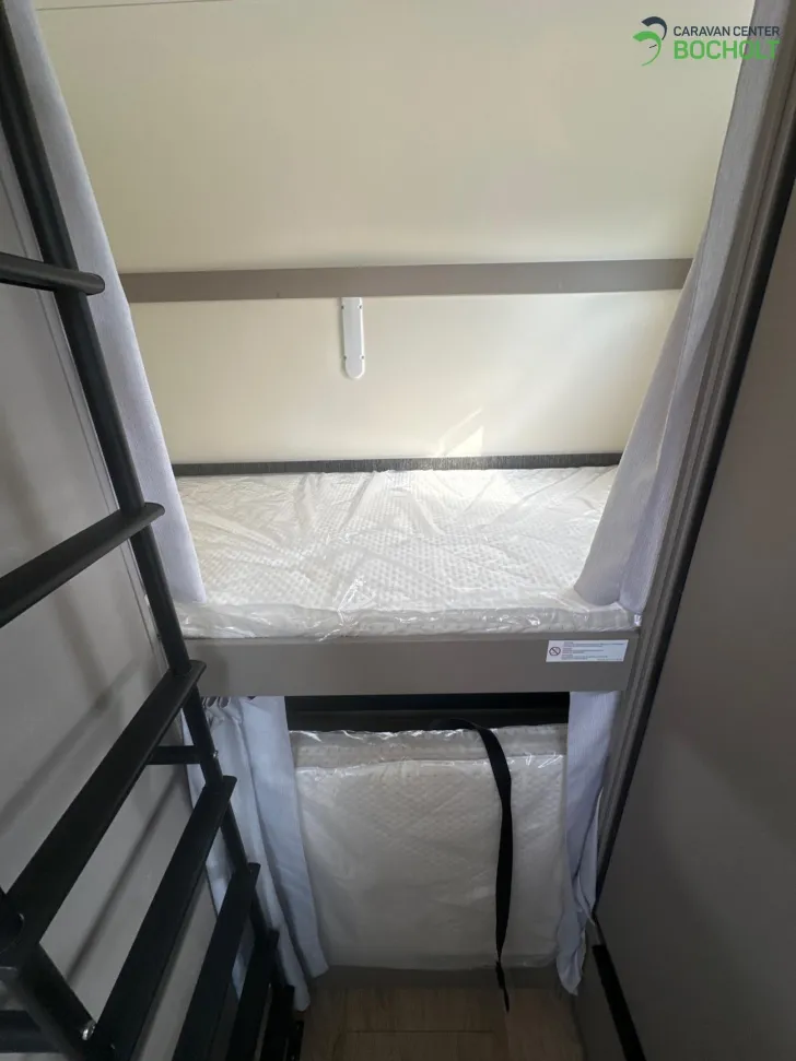 Fahrzeugbild Bürstner Campeo TD 676 Etagenbetten / AHK / WIFI #12