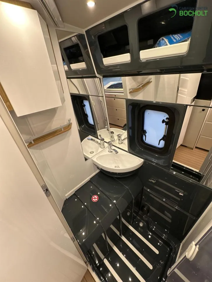 Fahrzeugbild Hobby Prestige Van First Edition 640 ET Modell 2026 / Adaptiver Tempomat #12