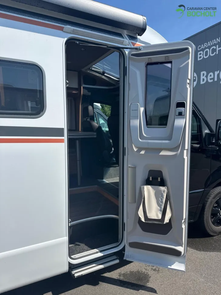 Fahrzeugbild Weinsberg CaraCompact MB 640 MEG EDITION PEPPER Distronic / Rahmenfenster / MBUX #6