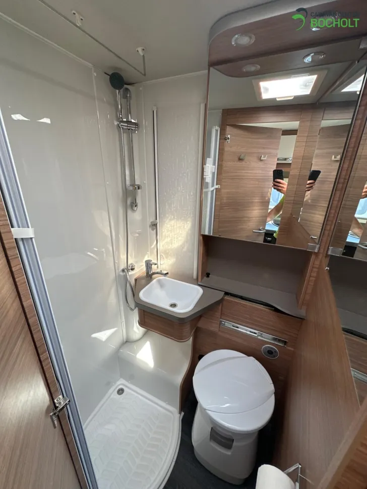 Fahrzeugbild Weinsberg CaraCompact MB 640 MEG EDITION PEPPER Distronic / Rahmenfenster / MBUX #12