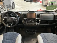 Fahrzeugbild Weinsberg CaraSuite 650 MEG Sondermodell 30 Jahre Caravan-Center #9