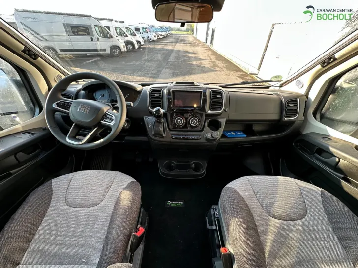 Fahrzeugbild Knaus Van TI 650 MEG VANSATION Fahrradträger / Rahmenfenster #8