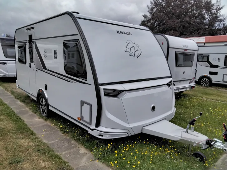 Fahrzeugbild Knaus Südwind 450 FU Black Selection Modell 2026 #1