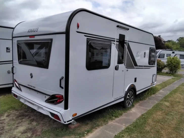Fahrzeugbild Knaus Südwind 450 FU Black Selection Modell 2026 #4